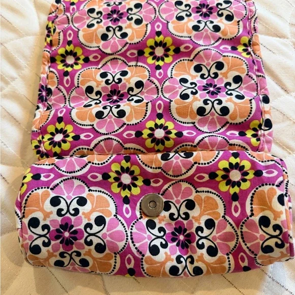 Floral Pink cosmetic case - Picture 3 of 4